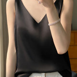 Double-shoulder strap fitted V-neck tank top