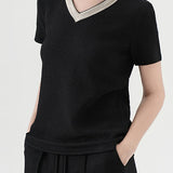 Casual V-neck T-shirt with contrast trim