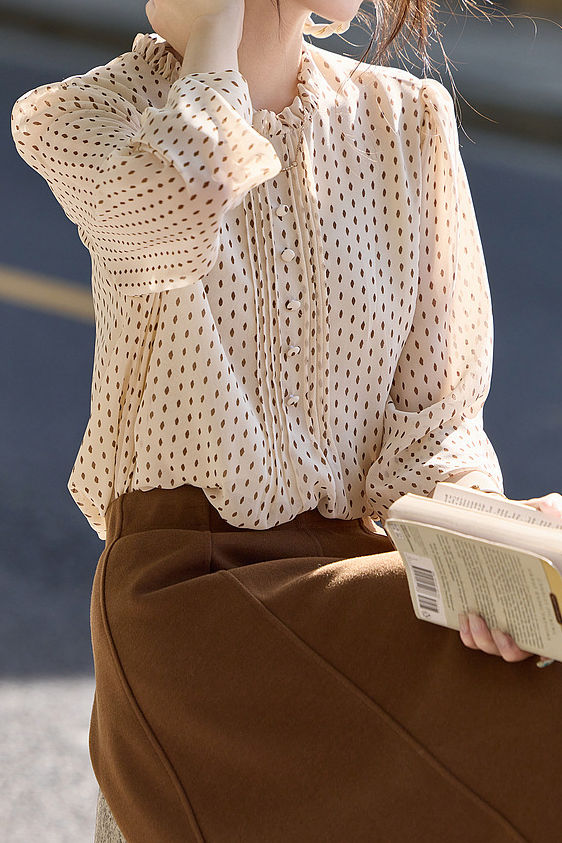 Elegant Office Stand-Collar Polka-Dot Pleated Puff-Sleeve Blouse - liwisi
