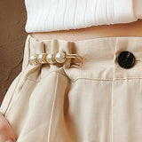 Exquisite Elegant Waist-Defined Pearl Brooch
