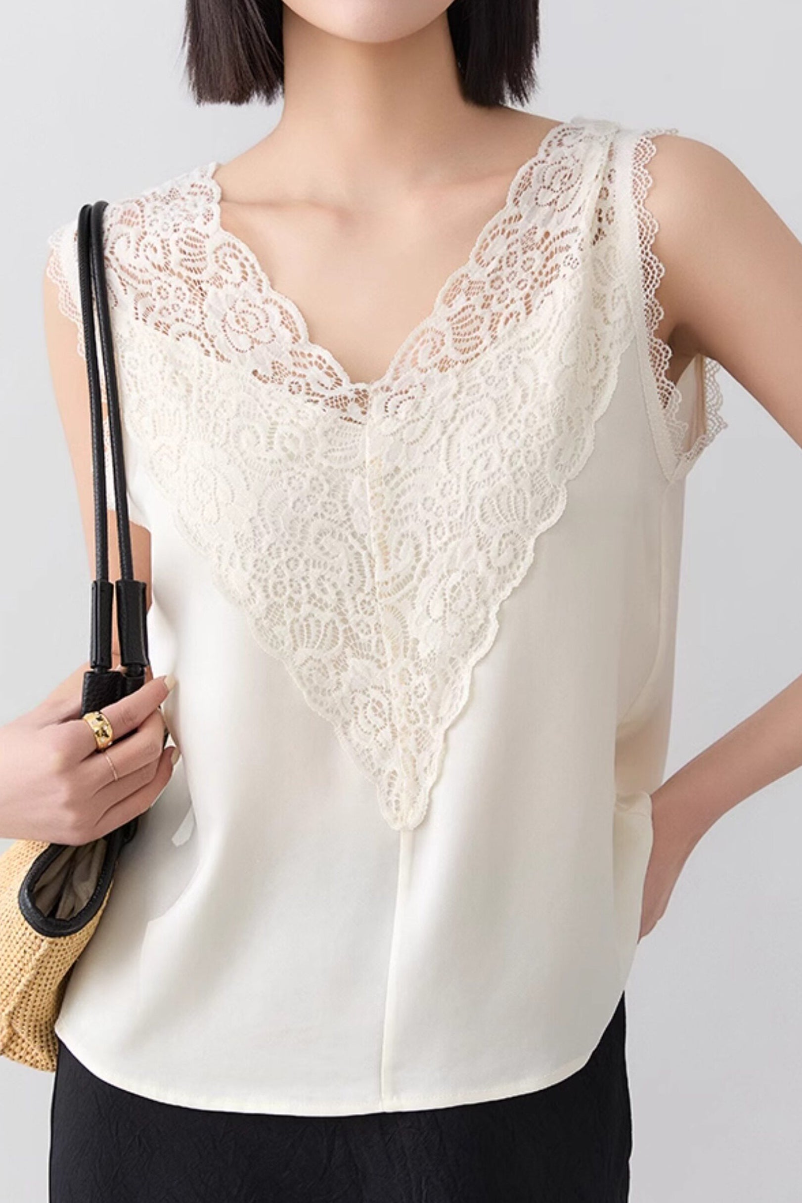 Elegant Lace V-Neck Sleeveless Vest - liwisi