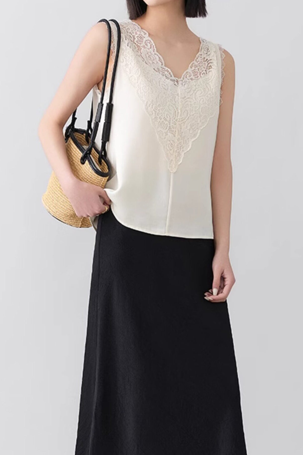 Elegant Lace V-Neck Sleeveless Vest - liwisi