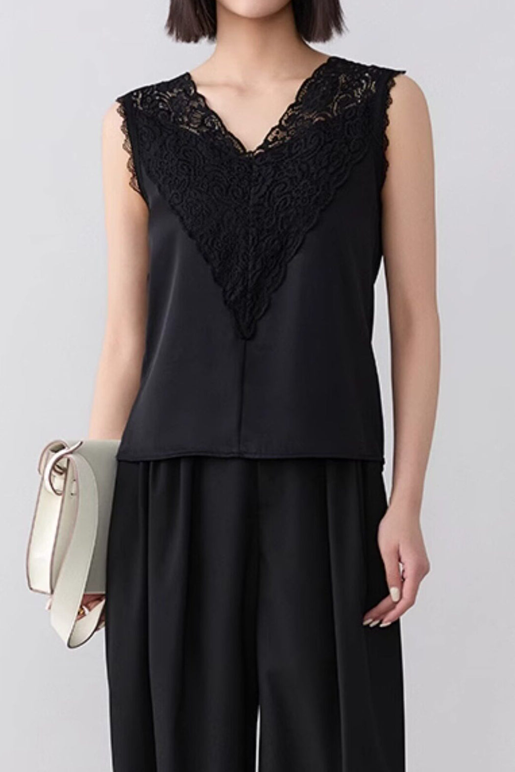 Elegant Lace V-Neck Sleeveless Vest - liwisi