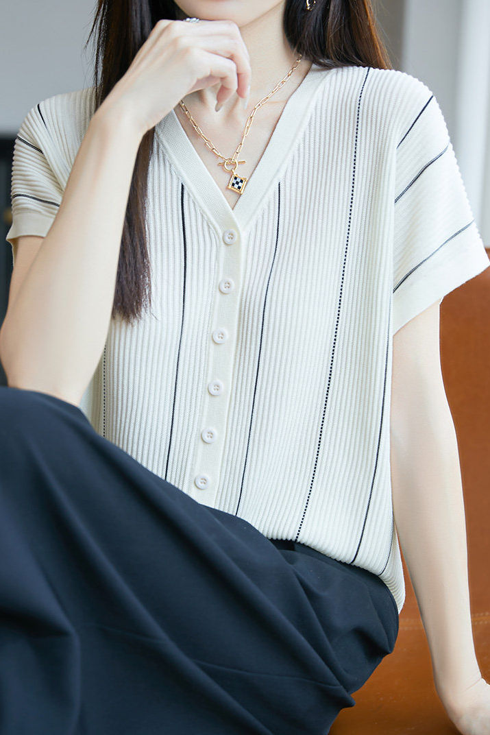 Casual V-Neck Fine Striped Short Sleeve Knit Top - liwisi