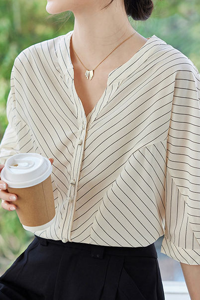 Elegant Striped Small V-Neck Five-Point Sleeve Shirt - liwisi