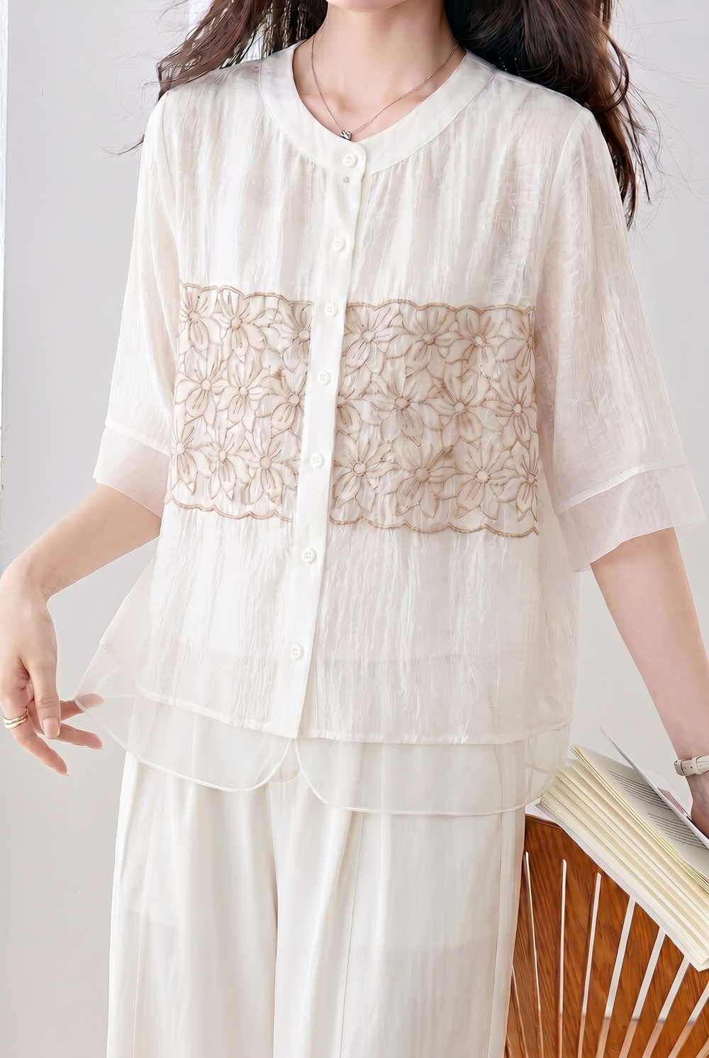 Elegant Commuter Round Neck Embroidered Shirt - liwisi