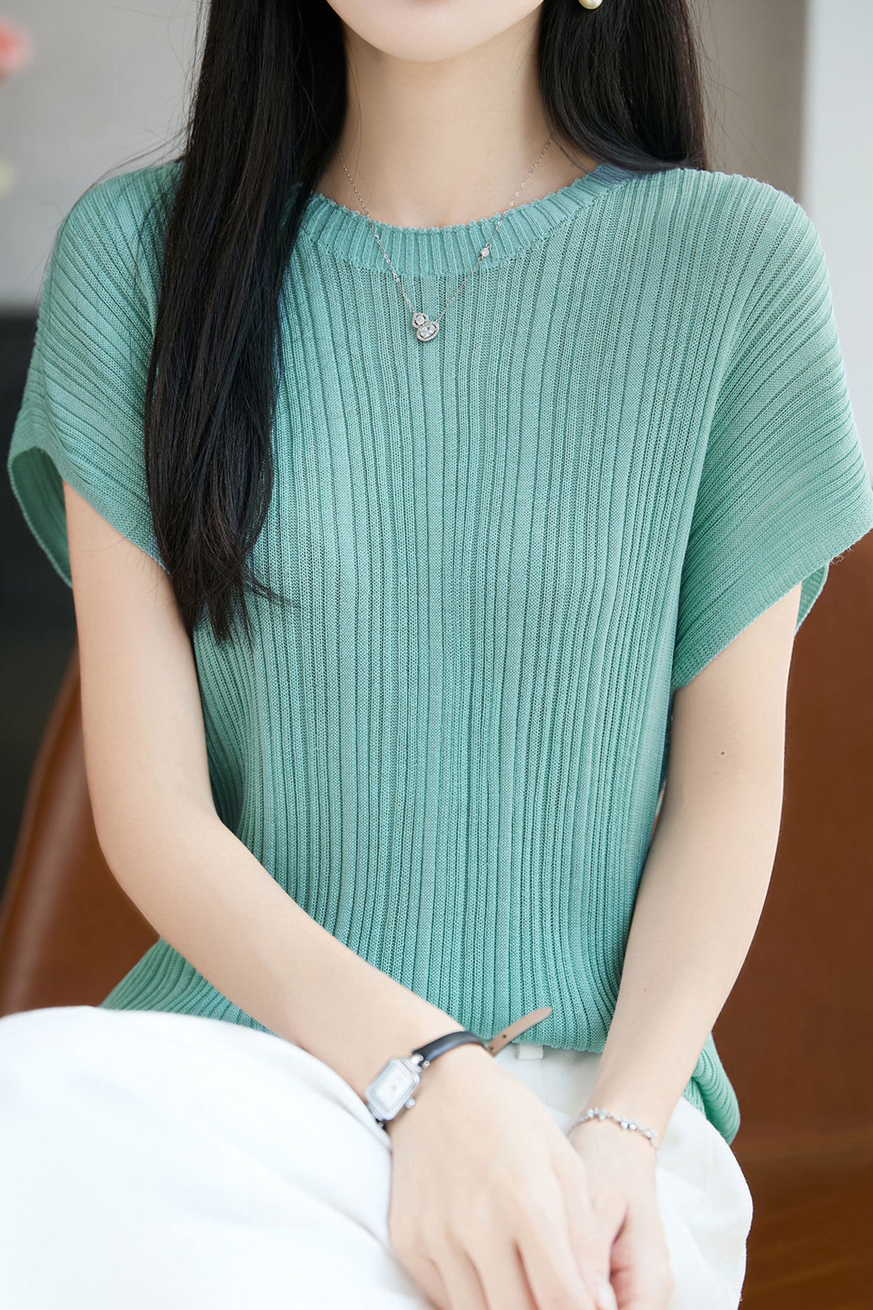 Elegant Round Neck Drop Shoulder Knit Top - liwisi