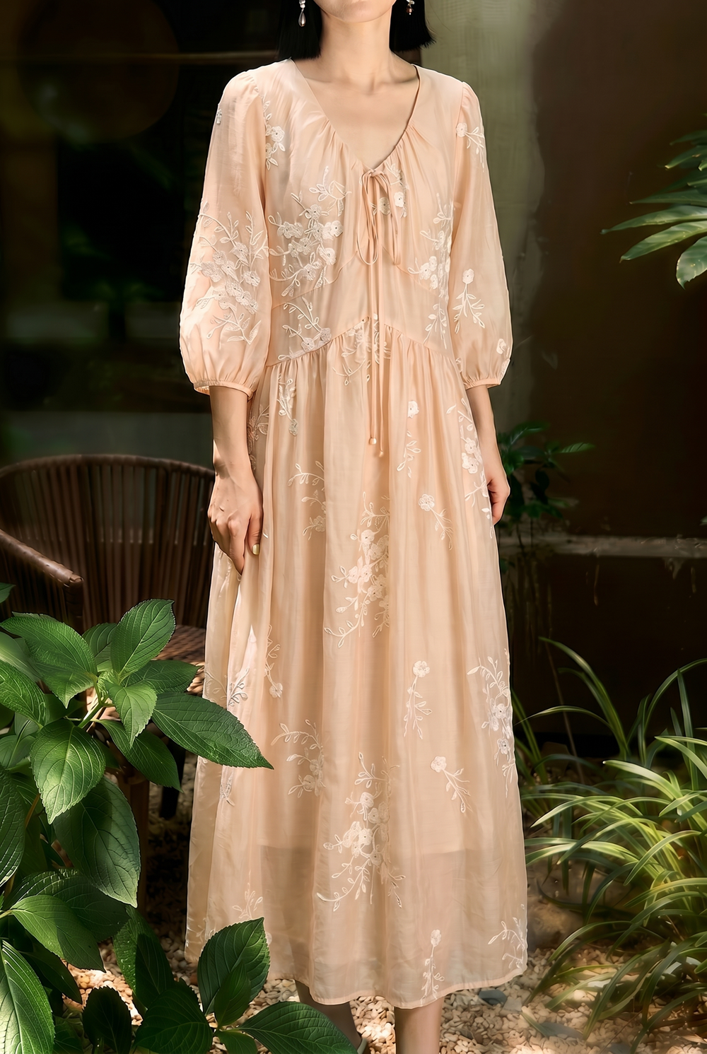 Elegant Floral Embroidered Tie Dress - liwisi