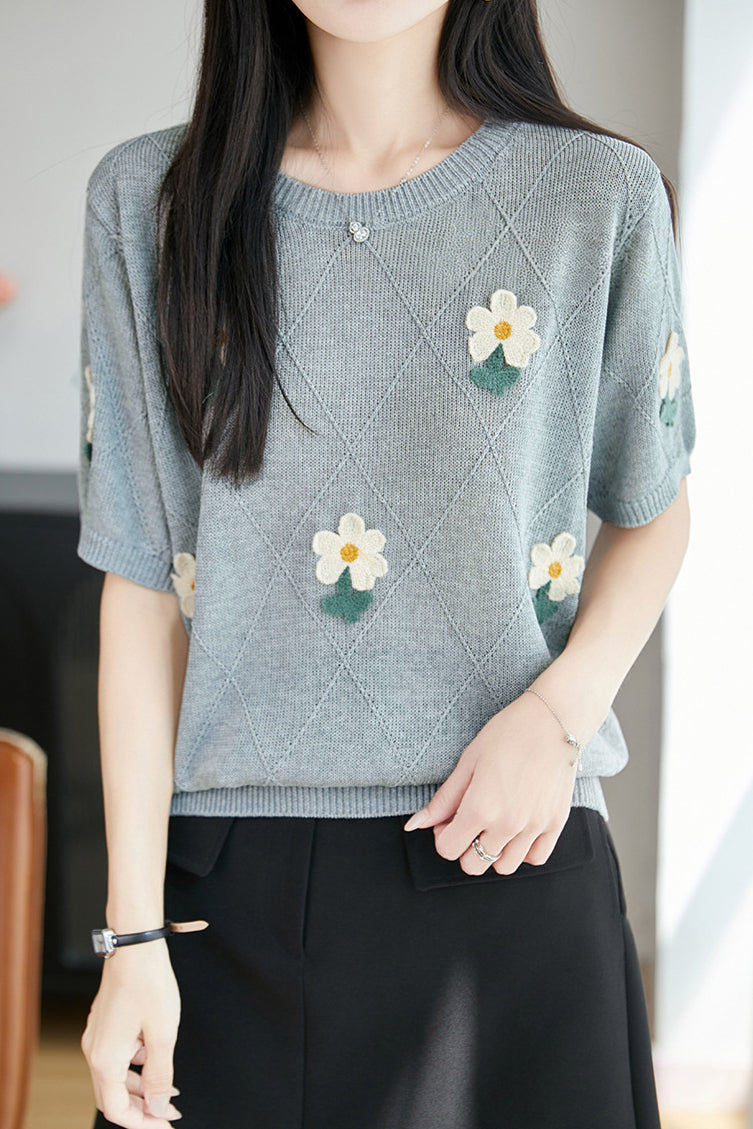Gentle Commuter Daisy Embroidered Knit T-Shirt