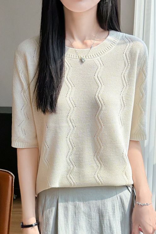 Elegant Short-Sleeve Knit Top With Water Ripple Pattern