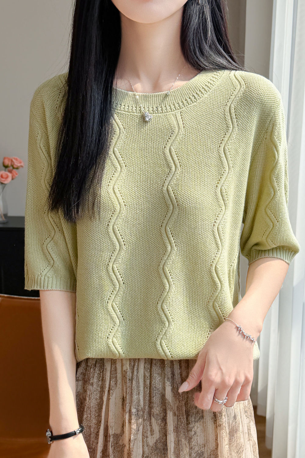 Elegant Short-Sleeve Knit Top With Water Ripple Pattern