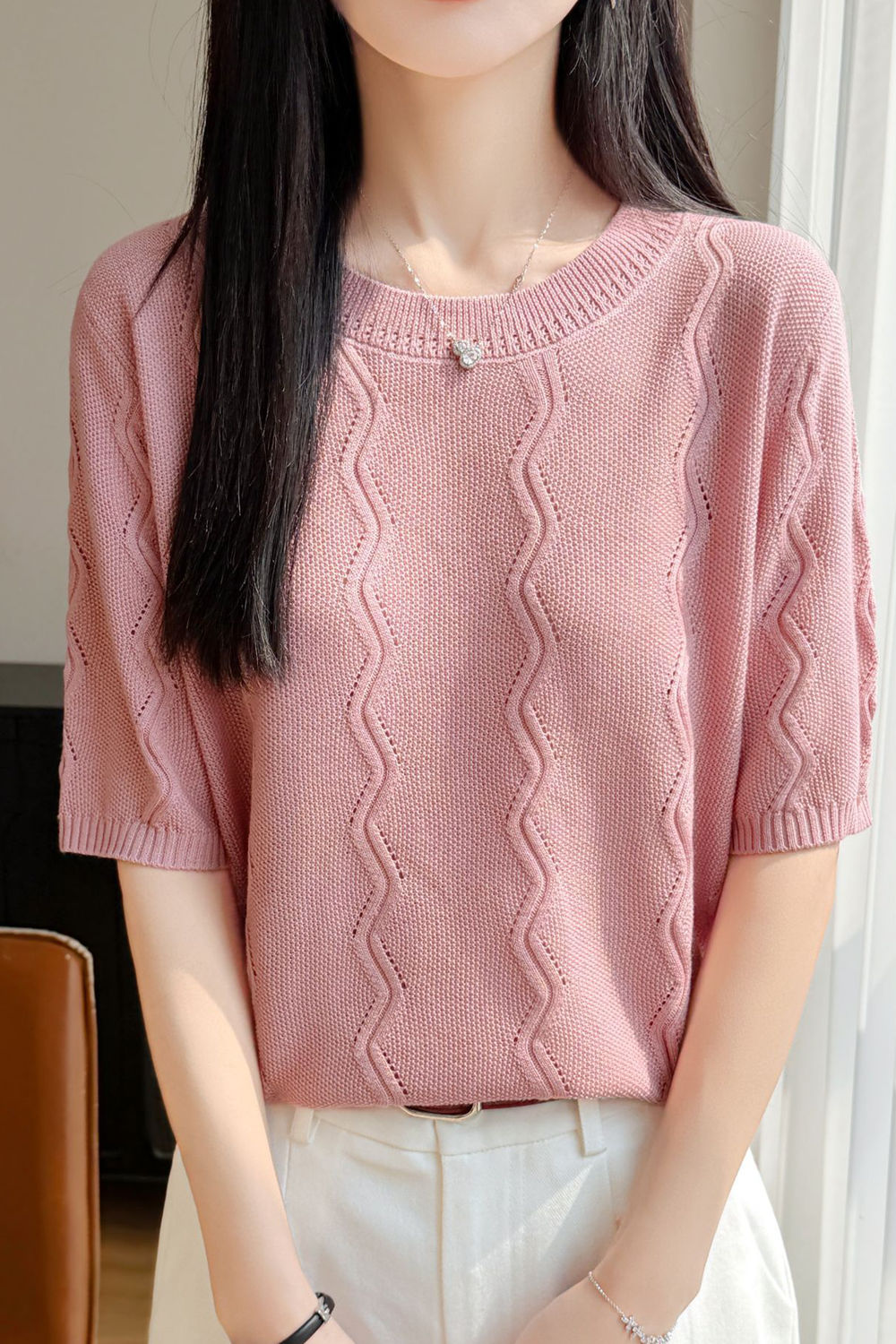 Elegant Short-Sleeve Knit Top With Water Ripple Pattern