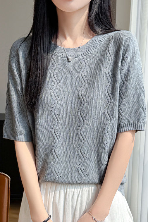 Elegant Short-Sleeve Knit Top With Water Ripple Pattern