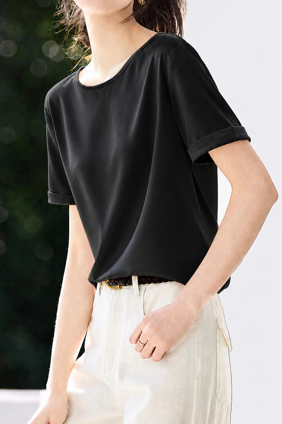 Elegant Minimalist Round Neck Short-Sleeve T-Shirt
