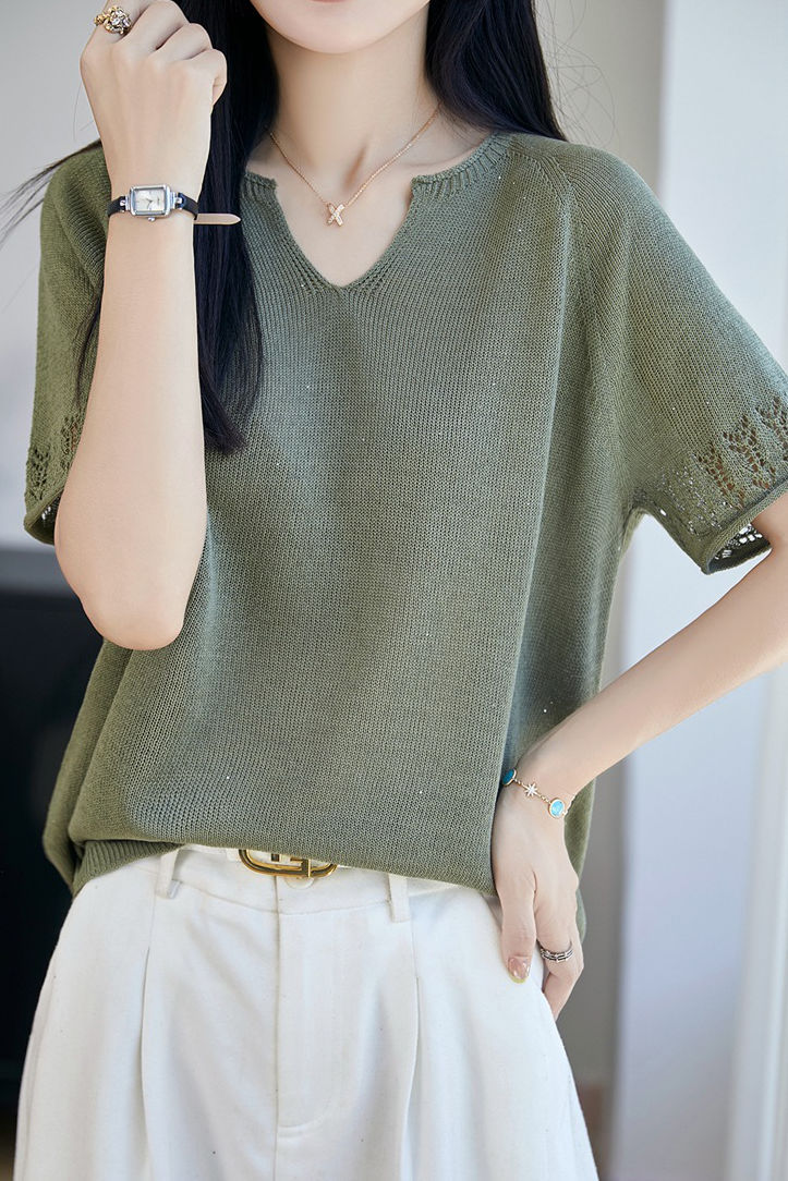 Elegant Seamless Integrated V-neck Short Sleeve Knit Top