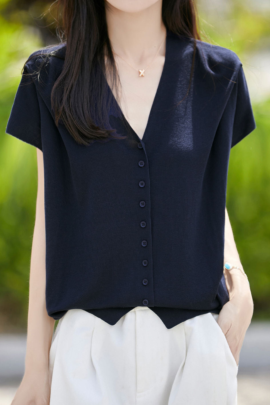 Gentle Elegant V-neck Button Knit Top