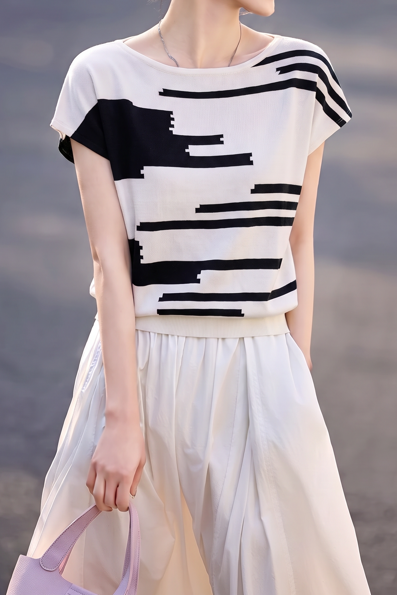 Elegant Commuter Contrast Crew Neck Ice Silk Short-Sleeve Knit Top
