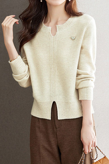 Gentle Commuter V-Neck Long-Sleeve Knit Top With Split Hem