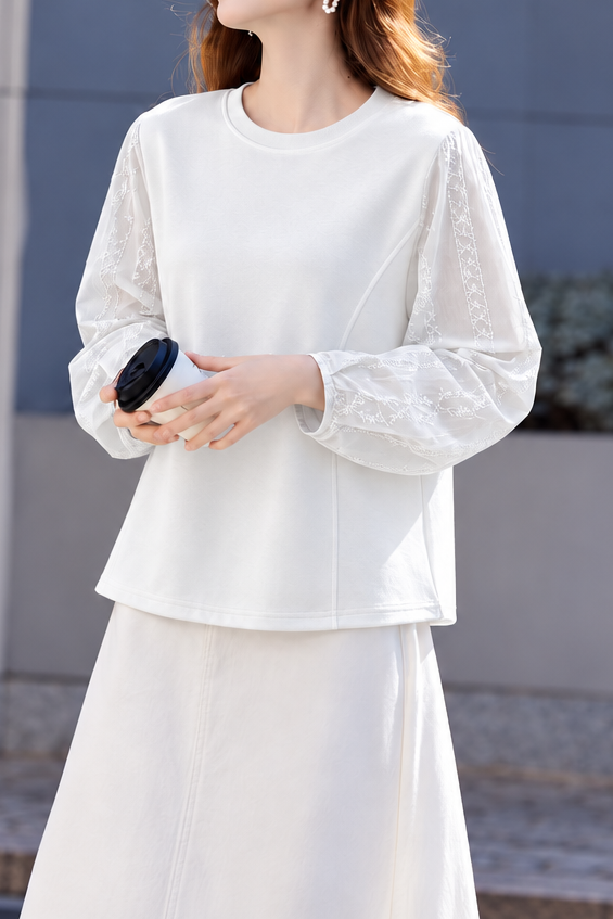 Casual Round Neck Sweatshirt With Embroidered Lantern Sleeves