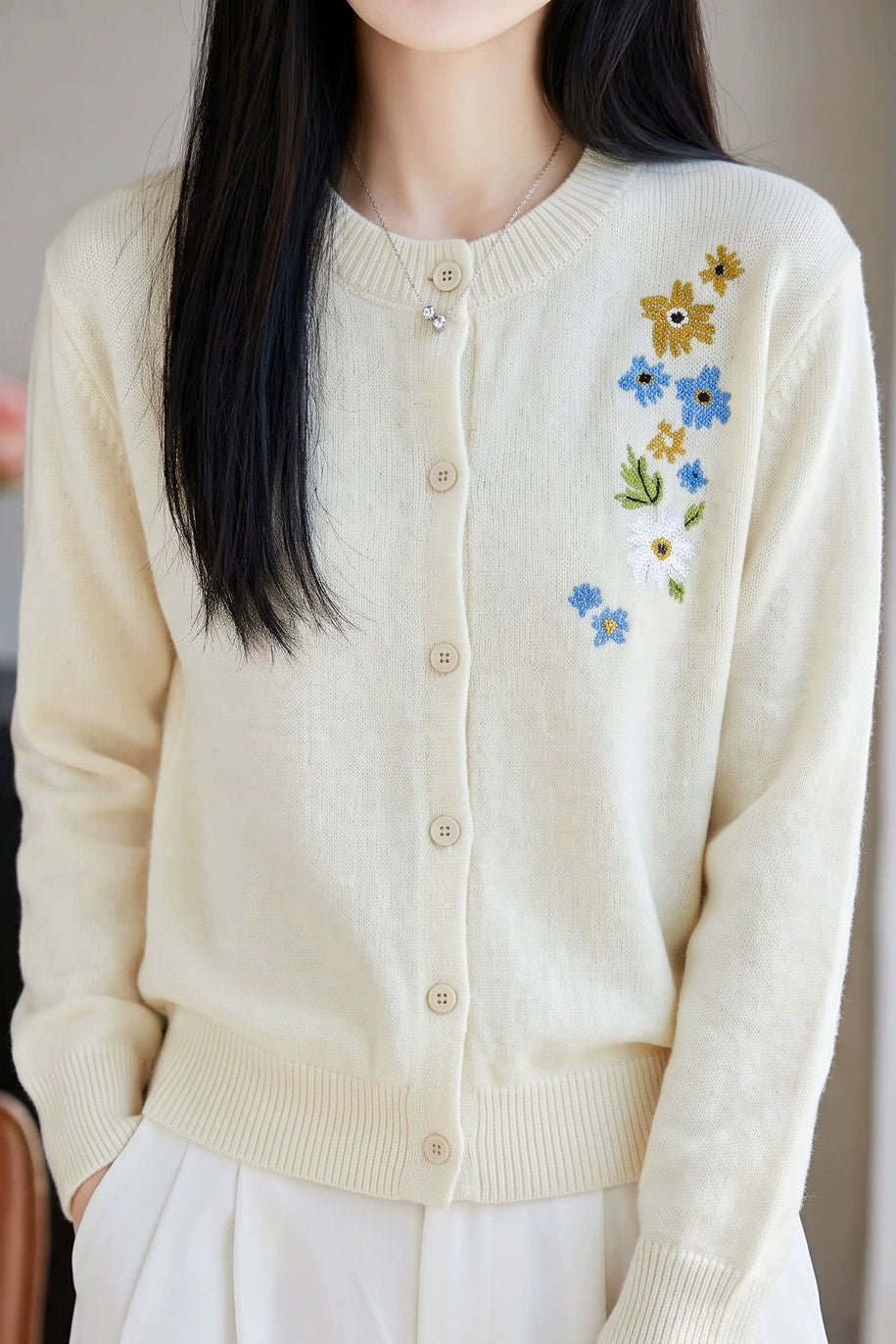 Exquisite Elegant Round Neck Floral Embroidery Long Sleeve Knit Cardigan
