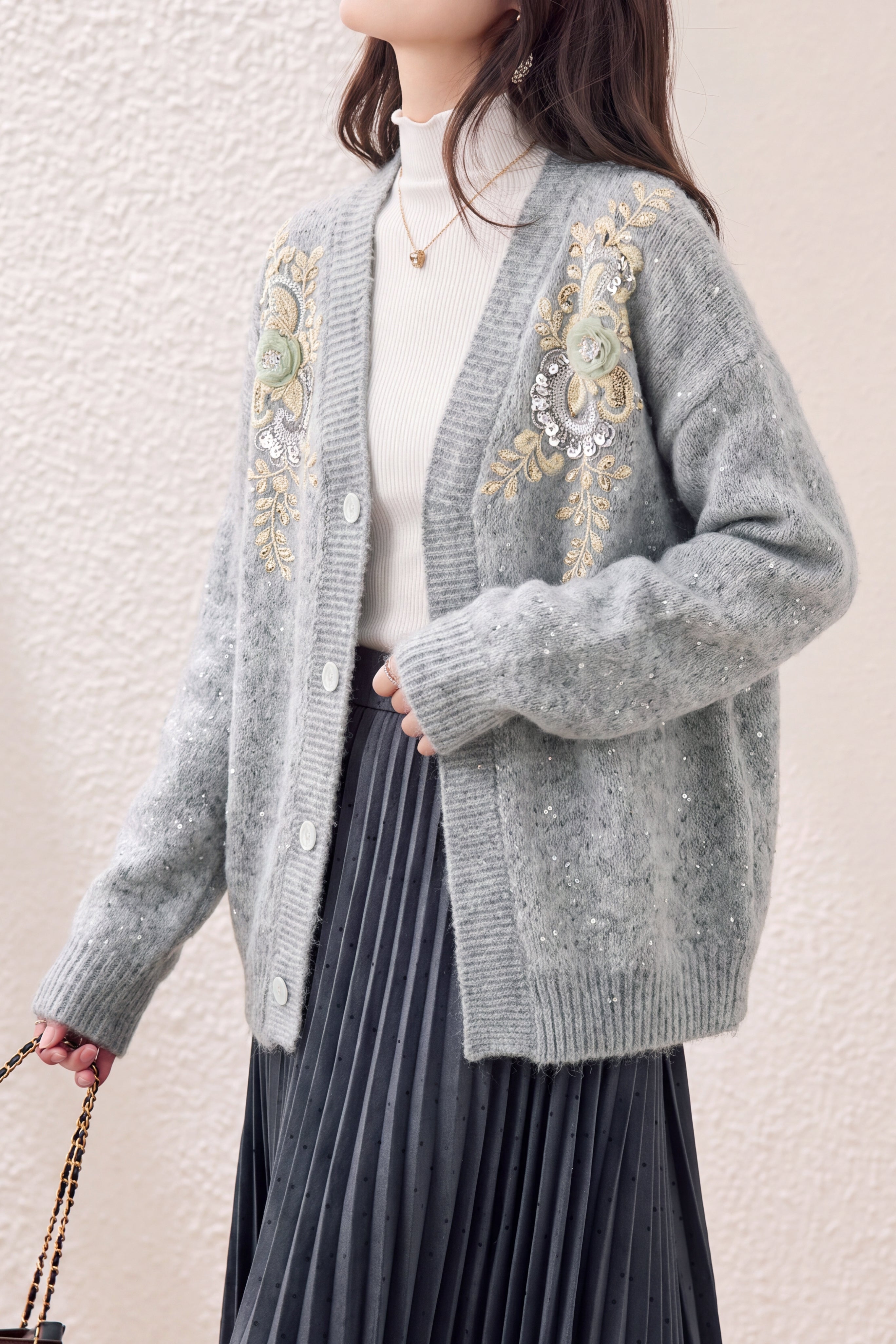 Chic V-Neck Beaded Long Sleeve Knit Cardigan