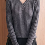 Chic V-Neck Wide Ribbed Knit Sweater - liwisi