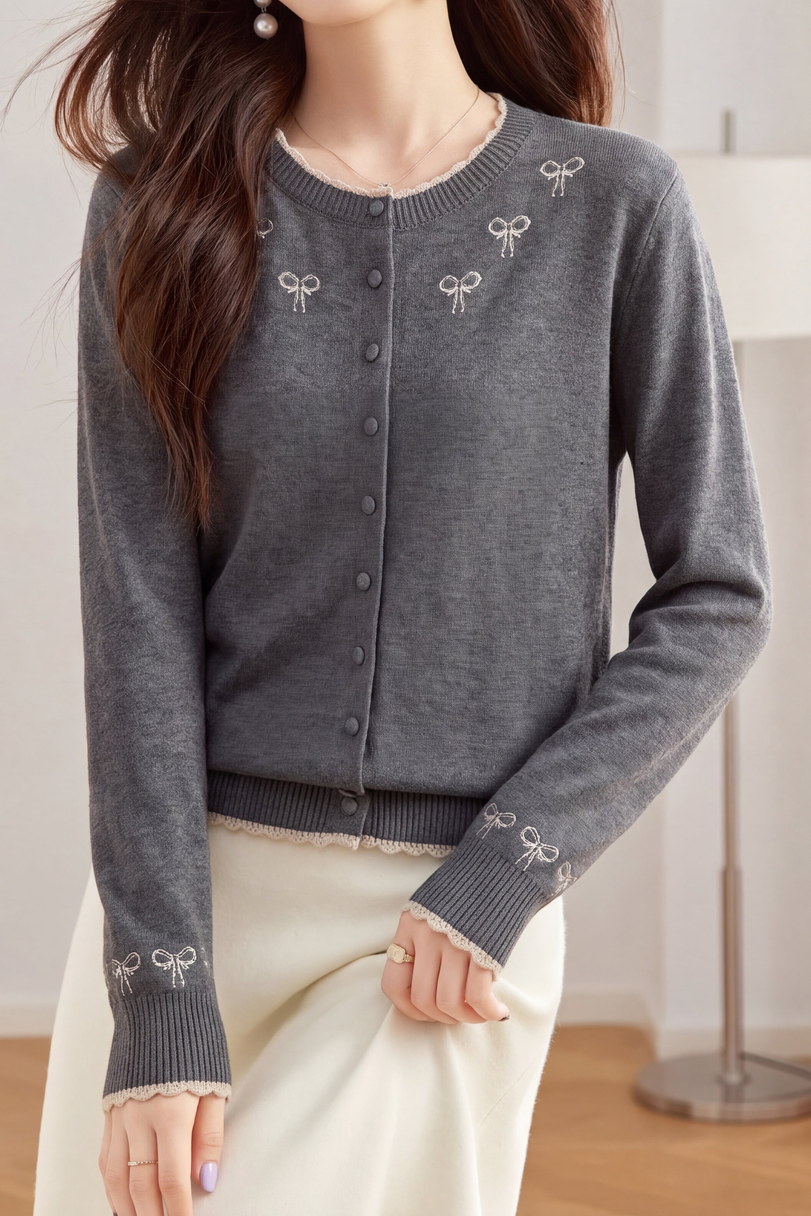 Chic Crew Neck Bow Embroidered Knit Cardigan - liwisi