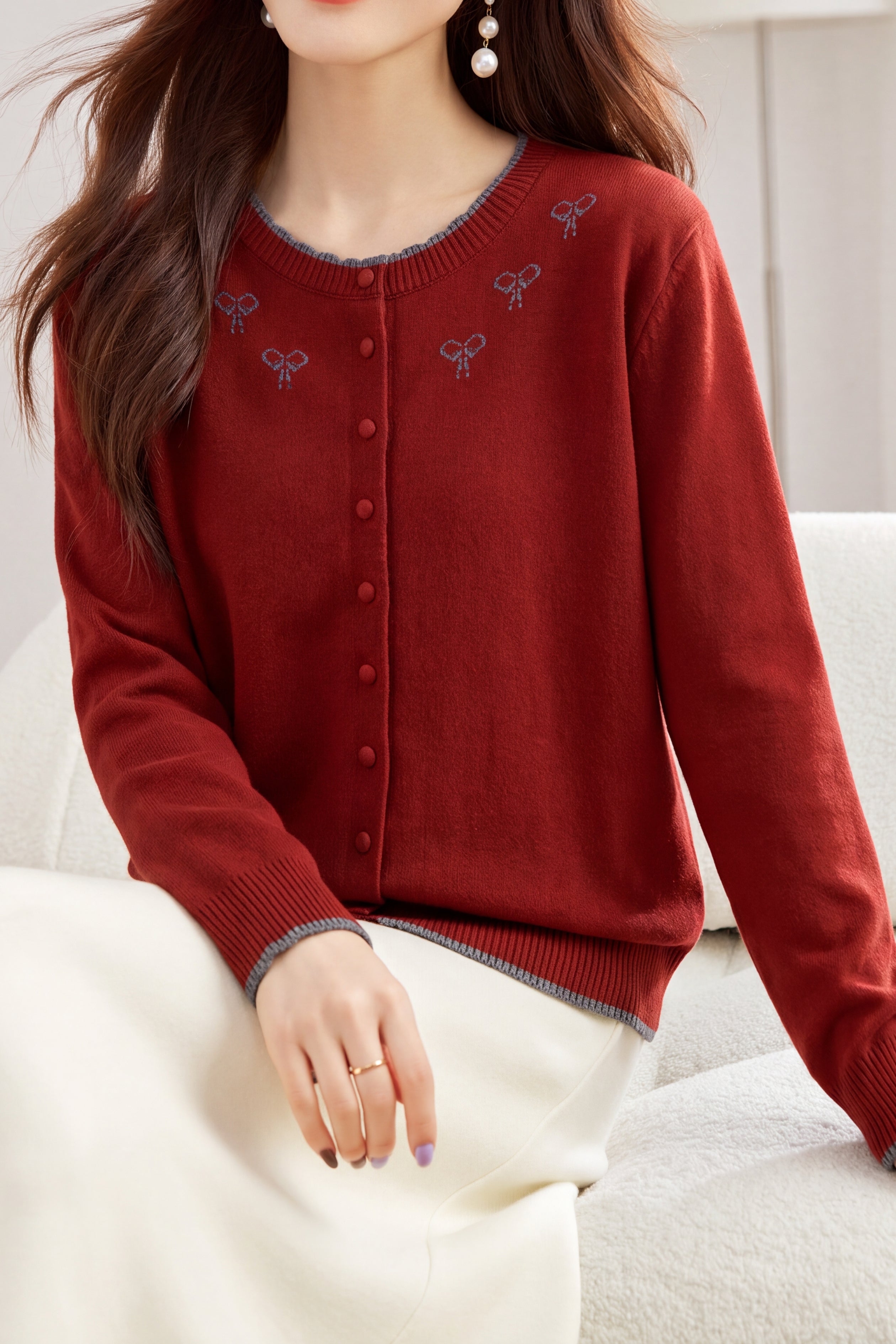 Chic Crew Neck Bow Embroidered Knit Cardigan - liwisi