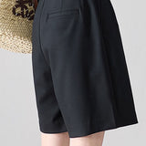 Casual straight-fit shorts suitable for office wear
