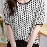 Rabbit print color block round neck T-shirt