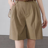 Casual straight-fit shorts suitable for office wear