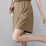 Casual straight-fit shorts suitable for office wear