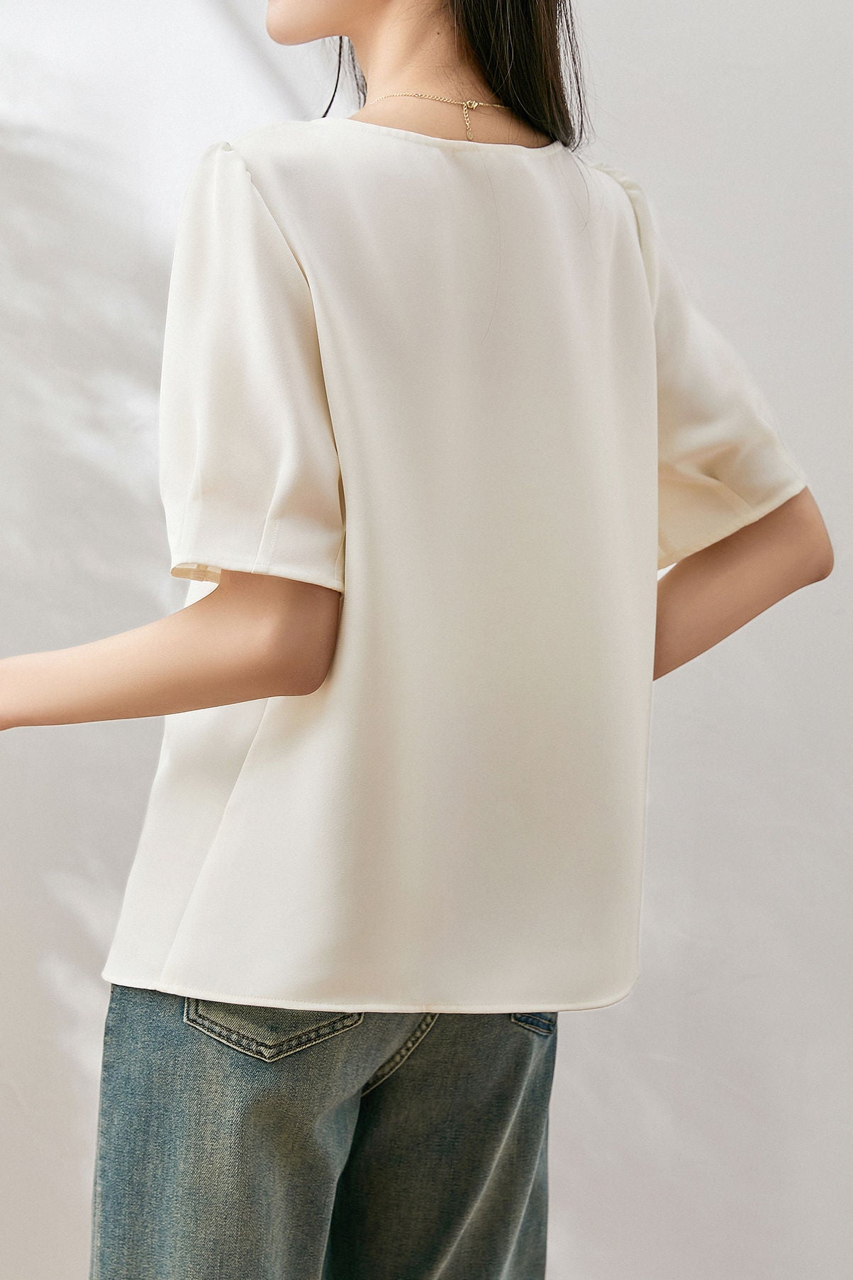 Solid color V-neck pearl shirt - liwisi