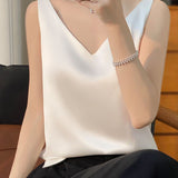 Double-shoulder strap fitted V-neck tank top