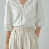 Scalloped V-Neck Embroidered Lace Contrast Puff Blouse