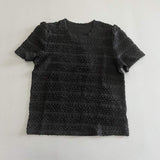 T-shirt sempadan timbul leher bulat, disertakan 2 warna