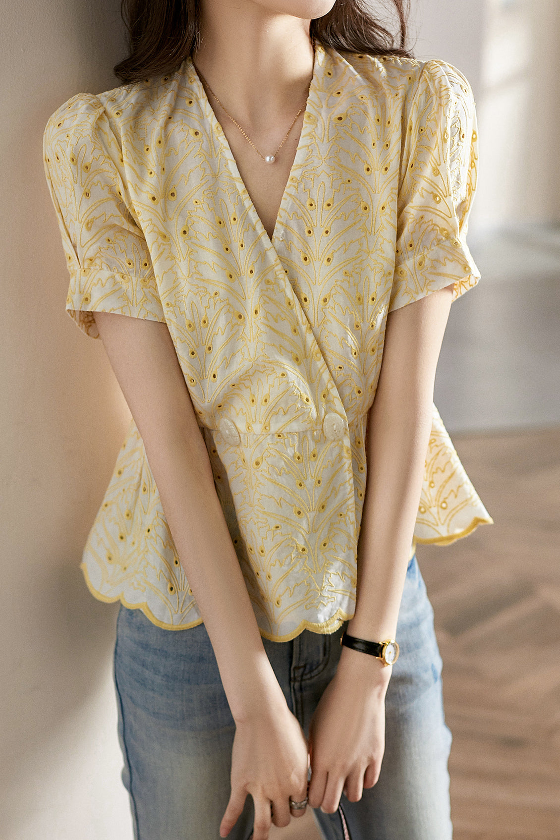 カシュクールボタン刺繡ブラウス - liwisi