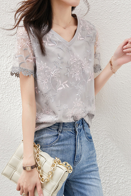 Ⅴネックチュール花刺繡Tシャツ - liwisi