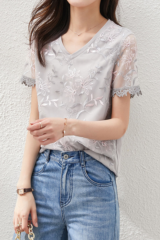 Ⅴネックチュール花刺繡Tシャツ - liwisi