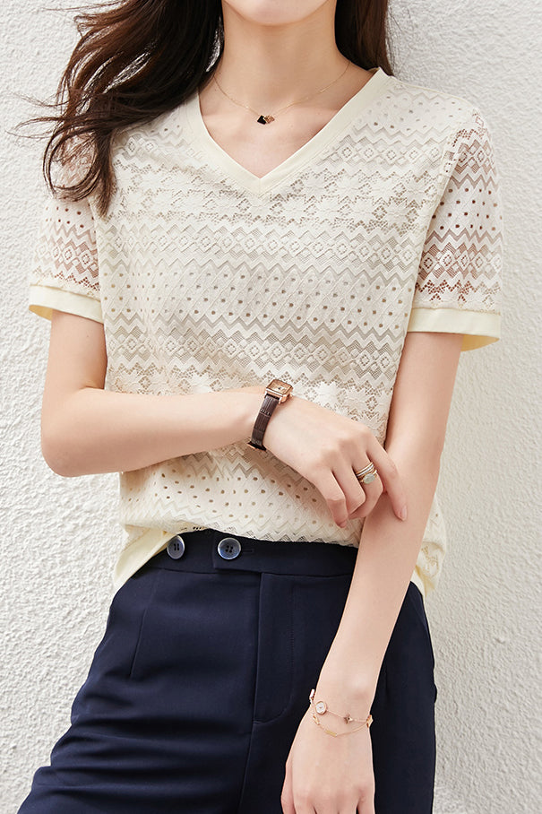 VネックチュールレースTシャツ　裏地付　2色入 - liwisi