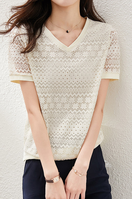 VネックチュールレースTシャツ　裏地付　2色入 - liwisi