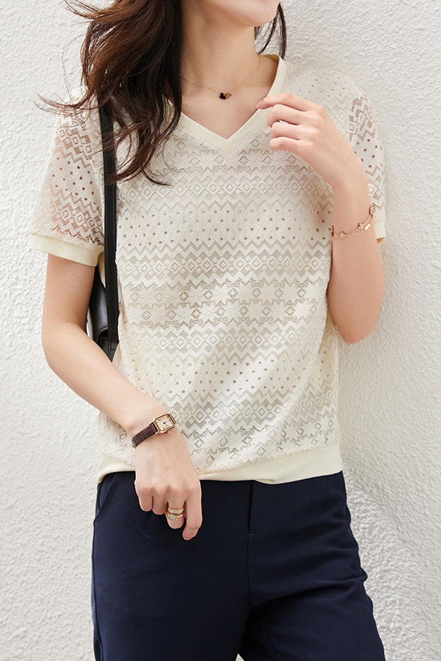 VネックチュールレースTシャツ　裏地付　2色入 - liwisi