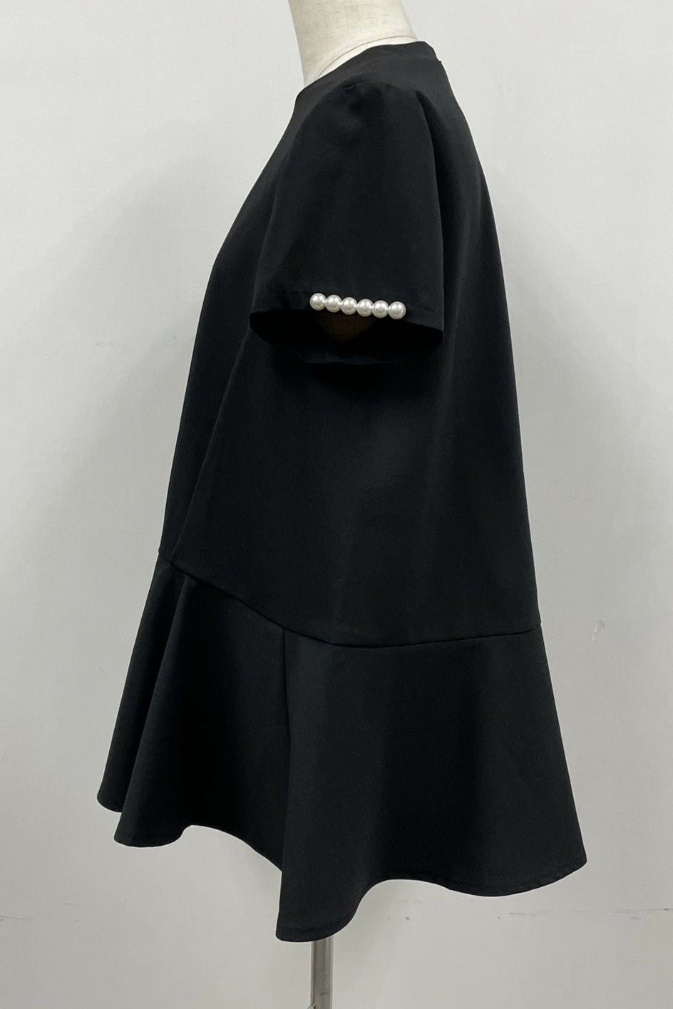 ラウンドネックパール装飾ペプラムブラウス　2色入 - liwisi
