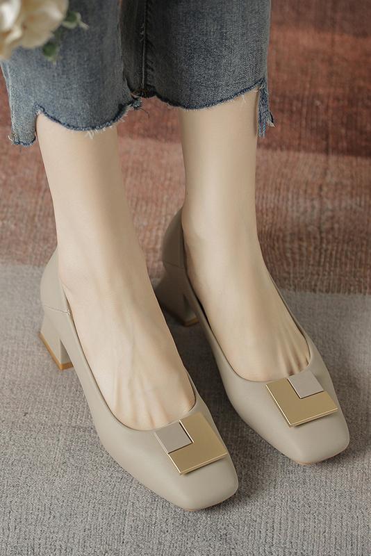 ゴールドプレートスクエアトゥ革パンプス　2色入 - liwisi